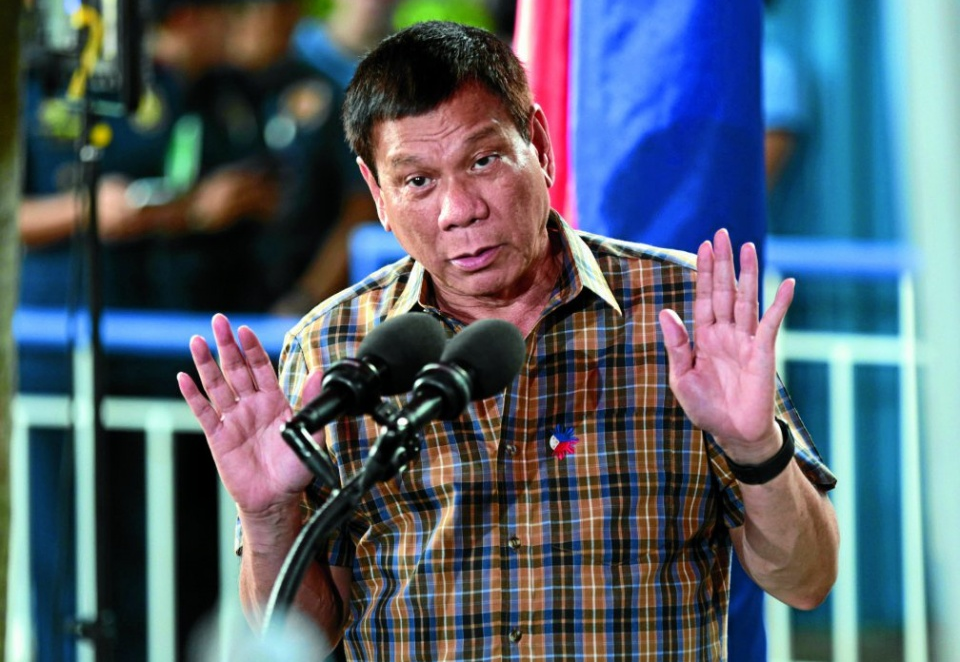 Dù gây khó hiểu, ông Duterte vẫn được tin tưởng!