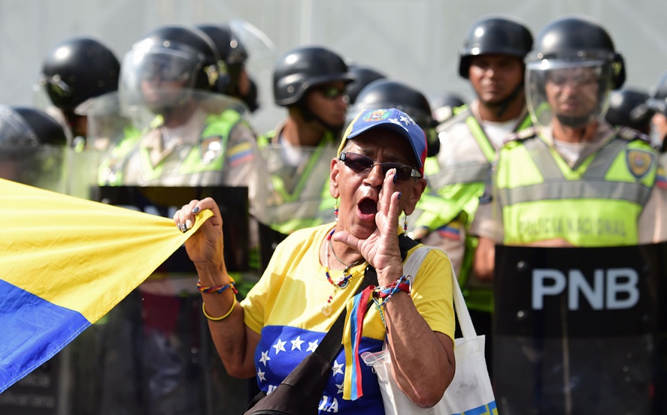 khung hoang o venezuela can thao luan tai hoi nghi khu vuc