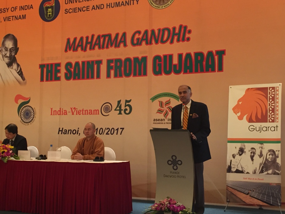 tuong nho mahatma gandhi vi thanh tu gujarat