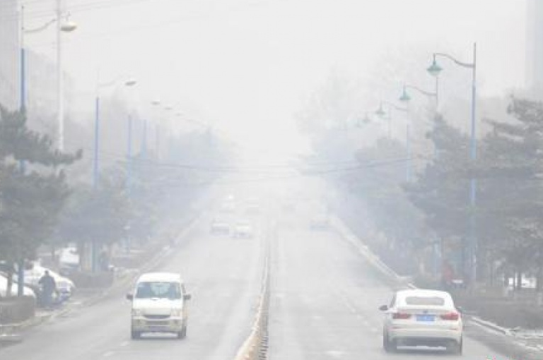 Trung Quốc ban bố cảnh báo do ô nhiễm khói mù