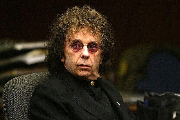 Nhà sản xuất âm nhạc huyền thoại Phil Spector mắc Covid-19 và đã qua đời