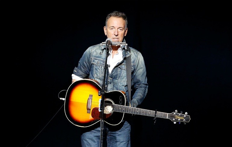 Bruce Springsteen đứng đầu Top 10 nghệ sĩ được trả lương cao nhất năm 2021
