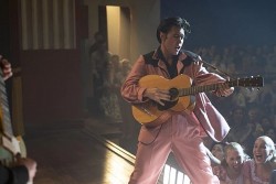 Phim về chuyện đời huyền thoại âm nhạc Elvis Presley sẽ ra rạp mùa Hè này