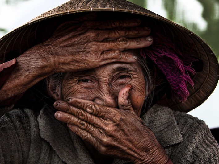 Nhiếp ảnh gia Pháp tặng “Nụ cười ẩn giấu” cho Việt Nam
