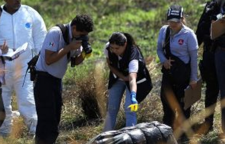 Mexico tìm thấy 19 thi thể bị trói dưới kênh thoát nước