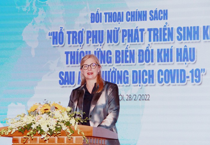 Hỗ trợ phụ nữ phát triển sinh kế thích ứng biến đổi khí hậu sau ảnh hưởng dịch Covid-19