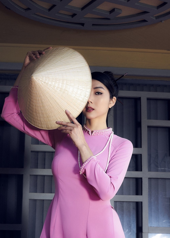 Siêu mẫu Việt Nam Ngọc Quyên ra mắt bộ sưu tập áo dài \