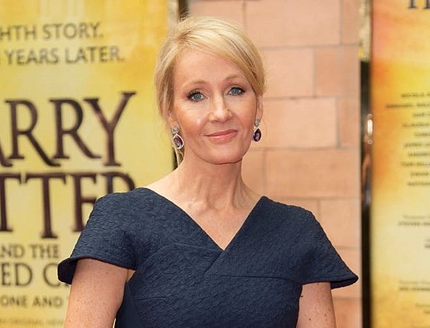 Nữ văn sỹ J.K Rowling sẽ ra mắt cuốn sách mới vào mùa Thu năm nay