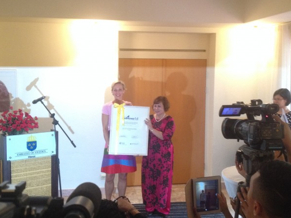 Nữ hộ sinh Việt Nam đầu tiên nhận Giải thưởng “Midwives4all”