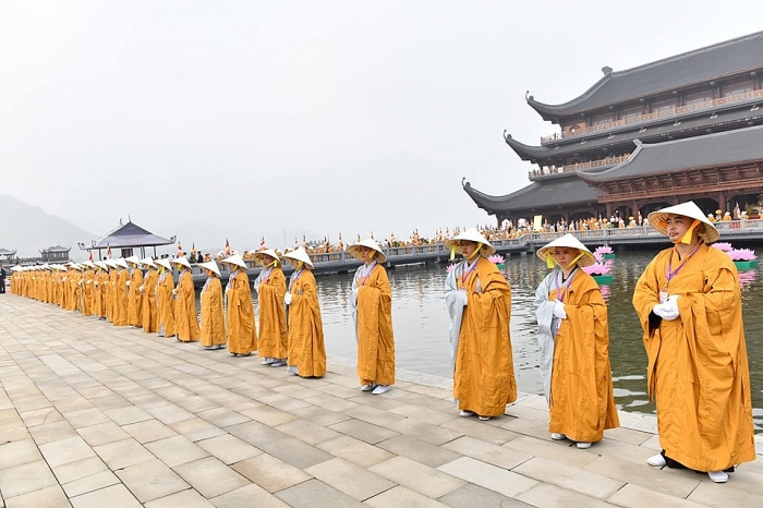 nhung hinh anh an tuong cua dai le vesak 2019 trong ngay khai mac