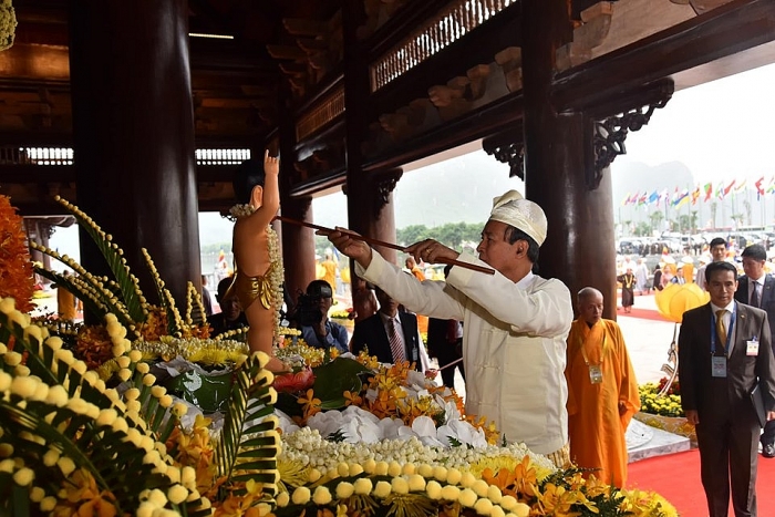 nhung hinh anh an tuong cua dai le vesak 2019 trong ngay khai mac