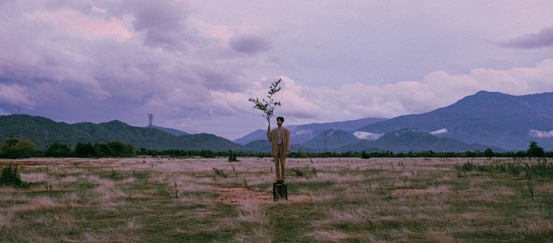 Sức hút ấn tượng của MV mới mang tên 'Trốn tìm' của nghệ sĩ Đen Vâu