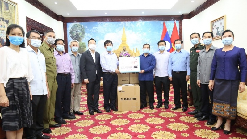 Việt Nam tiếp tục chia sẻ và hỗ trợ nhân dân Lào ngăn chặn đại dịch Covid-19
