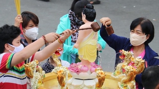 Tuần lễ Tắm Phật online nhằm góp quỹ phòng chống Covid-19
