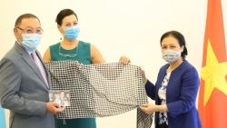 Việt Nam ủng hộ dự án nghệ thuật quốc tế Khăn của mẹ