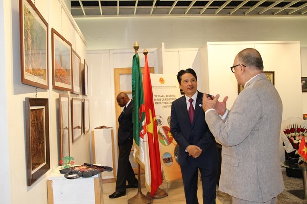 Ấn tượng triển lãm ảnh và giới thiệu Việt Nam tại Algeria