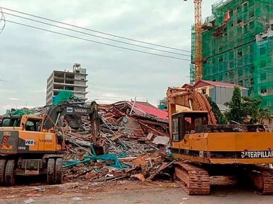 Campuchia: Sập nhà 7 tầng đang thi công, nhiều người bị mắc kẹt