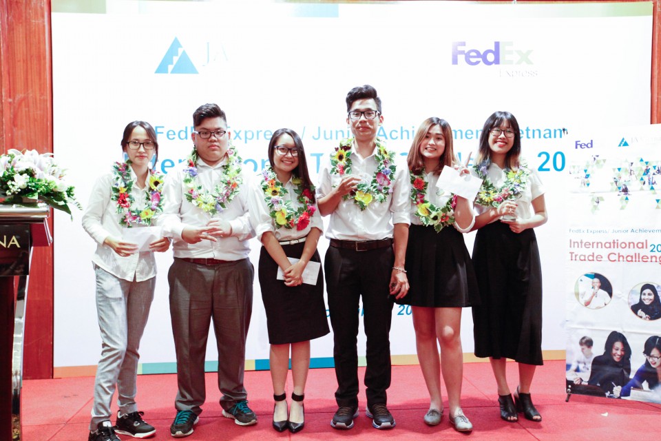 Tuổi trẻ Việt Nam sẵn sàng vươn mình ra thế giới tuoi tre viet nam san sang vuon minh ra the gioi