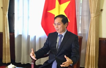 Chủ động khuyến khích các tổ chức phi chính phủ nước ngoài đóng góp tích cực cho Việt Nam