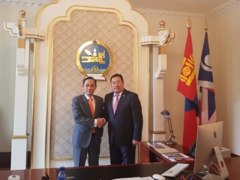 Thứ trưởng Ngoại giao Lê Hoài Trung thăm và làm việc tại Mông Cổ
