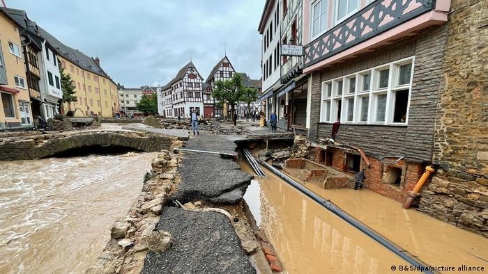Hội hữu nghi Việt Nam–Đức gửi thư hỏi thăm bà con vùng lũ lụt bang Rheinland-Pfalz (Đức)