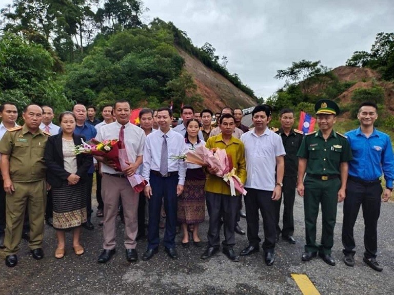 Nhiều hoạt động thắm tình hữu nghị Việt Nam-Lào tại huyện biên giới Quế Phong