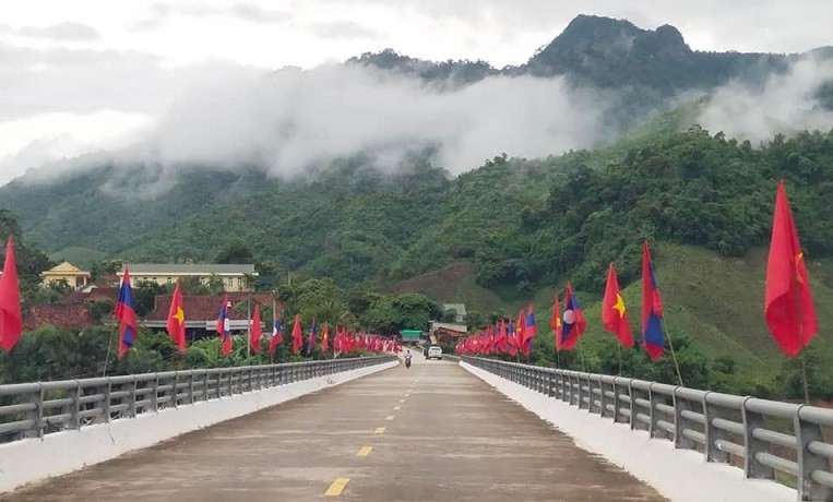 Nhiều hoạt động thắm tình hữu nghị Việt Nam-Lào tại huyện biên giới Quế Phong