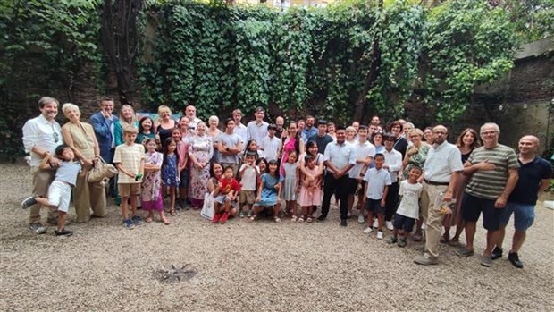 Giao lưu thân mật các gia đình Italy có con nuôi người Việt Nam