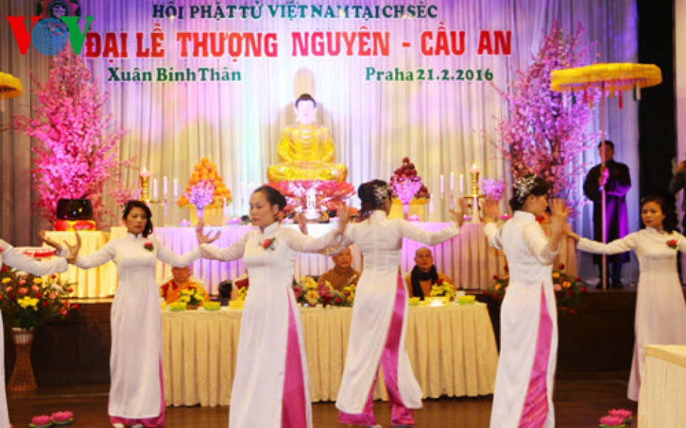 su kien tam linh lon nhat cua cong dong nguoi viet tai czech