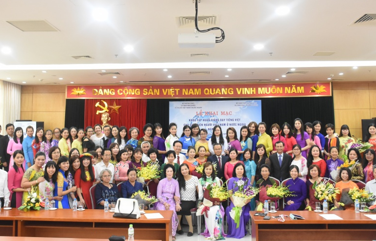 Khai mạc Khóa tập huấn giảng dạy tiếng Việt năm 2017
