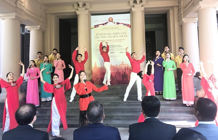 Phong phú sắc màu văn hóa ASEAN tại Hà Nội