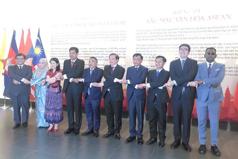 Phong phú sắc màu văn hóa ASEAN tại Hà Nội