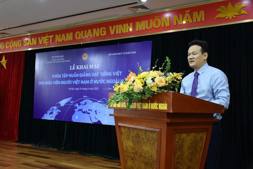 Khai giảng khóa tập huấn giảng dạy tiếng Việt cho giáo viên kiều bào năm 2022