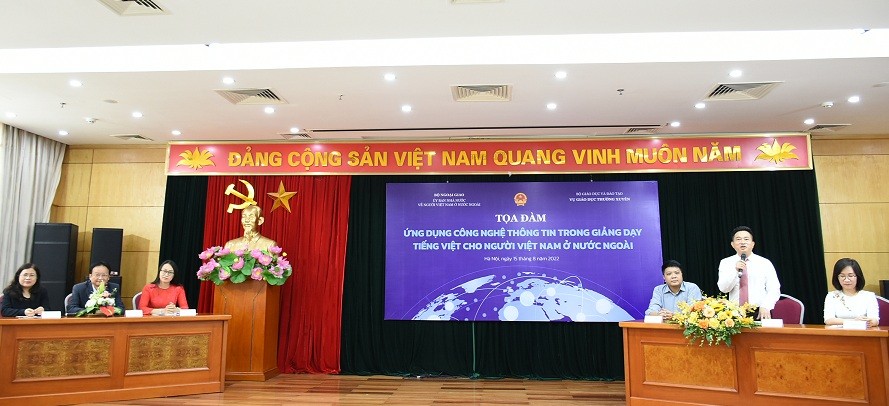 Khai giảng khóa tập huấn giảng dạy tiếng Việt cho giáo viên kiều bào năm 2022