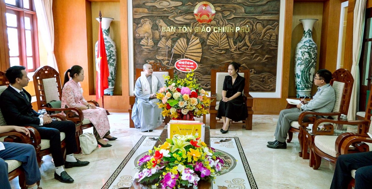Phật giáo Việt Nam tại Hàn Quốc thăm và làm việc tại Ban Tôn giáo Chính phủ