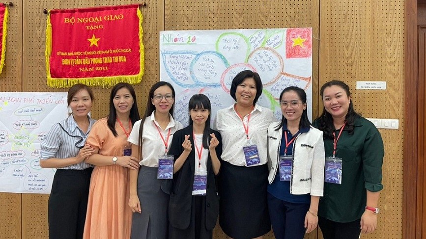 Giáo viên kiều bào hoàn thành khóa tập huấn tiếng Việt tại quê hương
