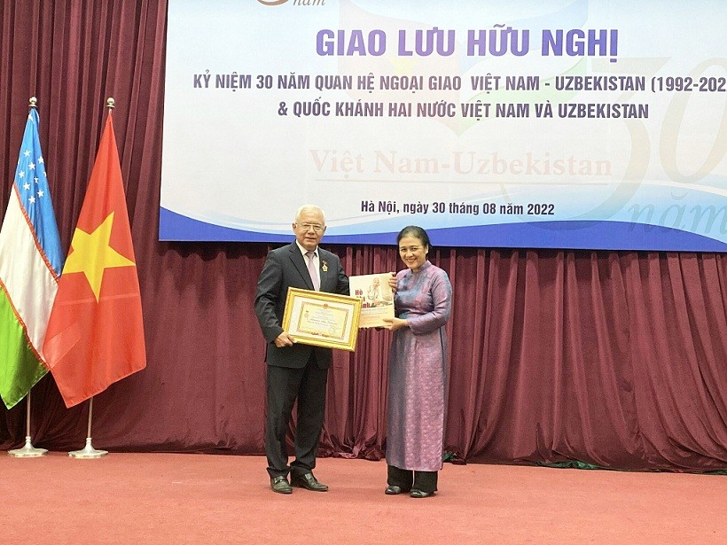Giao lưu hữu nghị Việt Nam-Uzbekistan: Ấm áp và thân tình