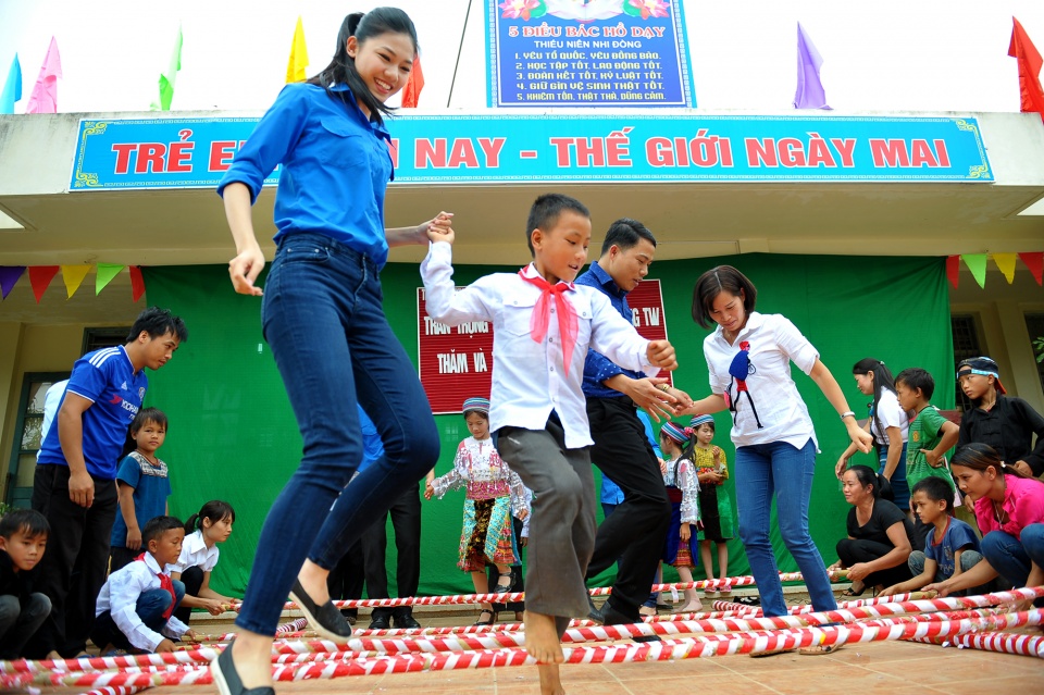 a hau thanh tu mang tet trung thu som len vung cao