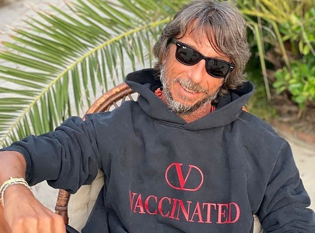 Mẫu áo hoodie đặc biệt của Valentino ủng hộ chiến dịch tiêm chủng vaccine Covid-19 toàn cầu