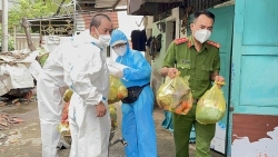Trao tặng 4.000 túi quà an sinh xã hội cho người dân TP. Hồ Chí Minh
