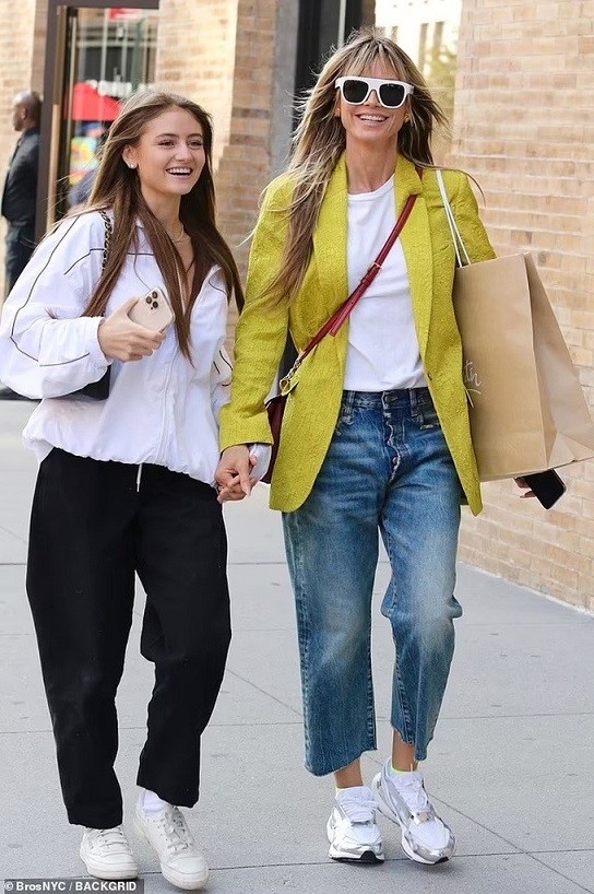 Siêu mẫu Heidi Klum và con gái trông như hai chị em