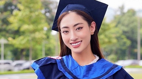 Hoa hậu Lương Thùy Linh nhận bằng tốt nghiệp đại học loại xuất sắc