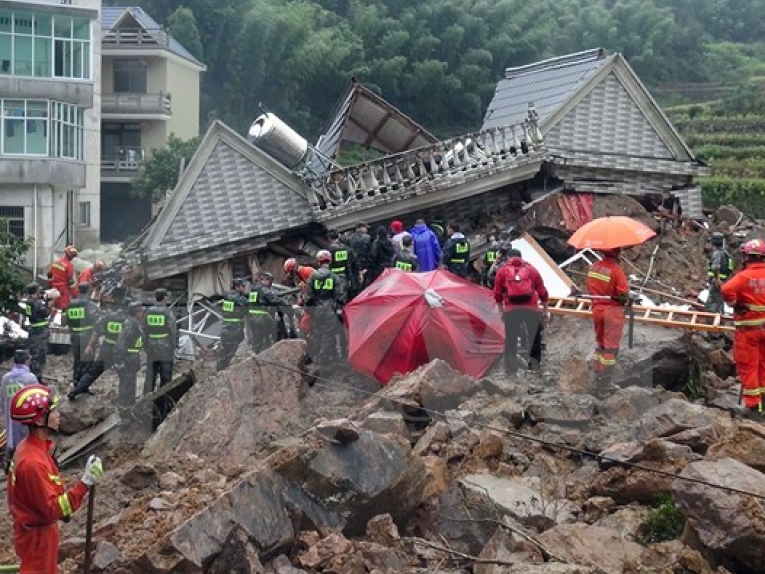 20 người còn mất tích vì vụ lở đất sau bão Megi