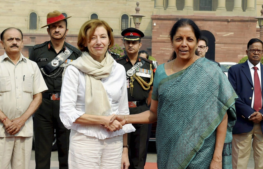 Ấn Độ và Pháp cam kết tăng cường hợp tác quốc phòng