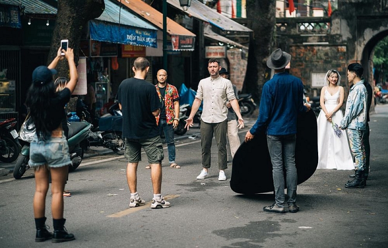 Rapper người Anh làm MV mới về tình yêu dành cho Hà Nội