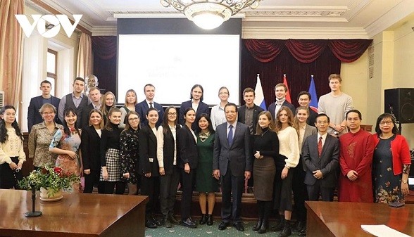 Giao lưu trực tuyến giữa các sinh viên học tiếng Việt Nga