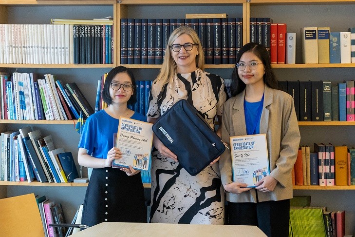 Ngày Quốc tế Trẻ em gái: Đại sứ Thụy Điển trao quyền cho trẻ em gái Việt Nam