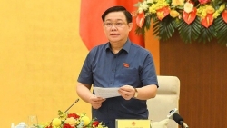 Chủ tịch Quốc hội Vương Đình Huệ làm việc về chính sách tài khóa và tiền tệ