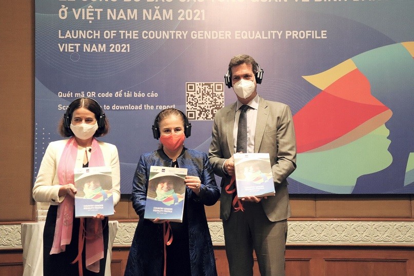 Báo cáo tổng quan về những tiến bộ và rào cản bình đẳng giới ở Việt Nam