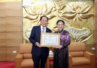 VUFO trao tặng Kỷ niệm chương cho Đại sứ Hàn Quốc tại Việt Nam